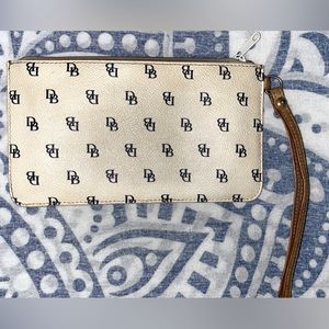 DOONEY AND BOURKE WRISTLET WALLET